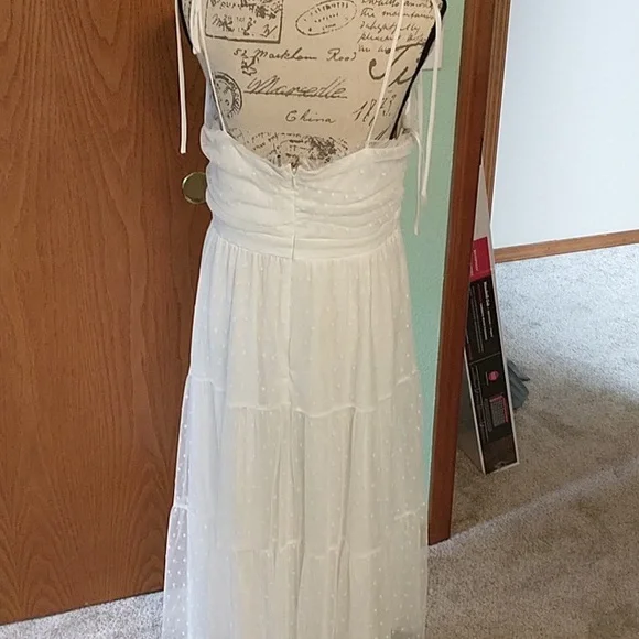 Lulu's summer and or wedding dress. - Picture 5 of 8